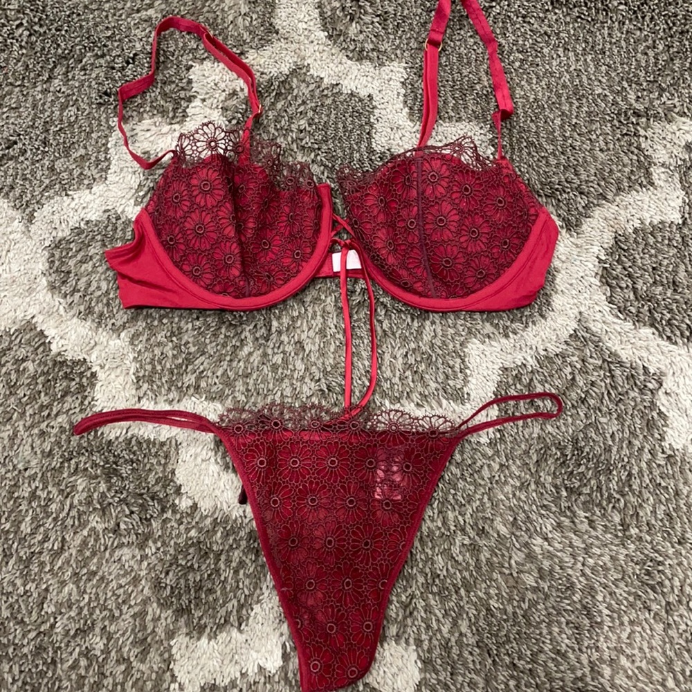Victoria’s Secret very Sexy bra and panty